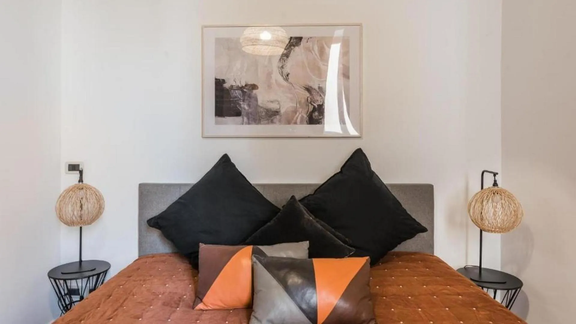 6Bdr Stylish Apartment In The Lovely Rome- If You Want To Book, Please Contact On Wh-Ats-App - 0034-635-518-216 !!!! Italy