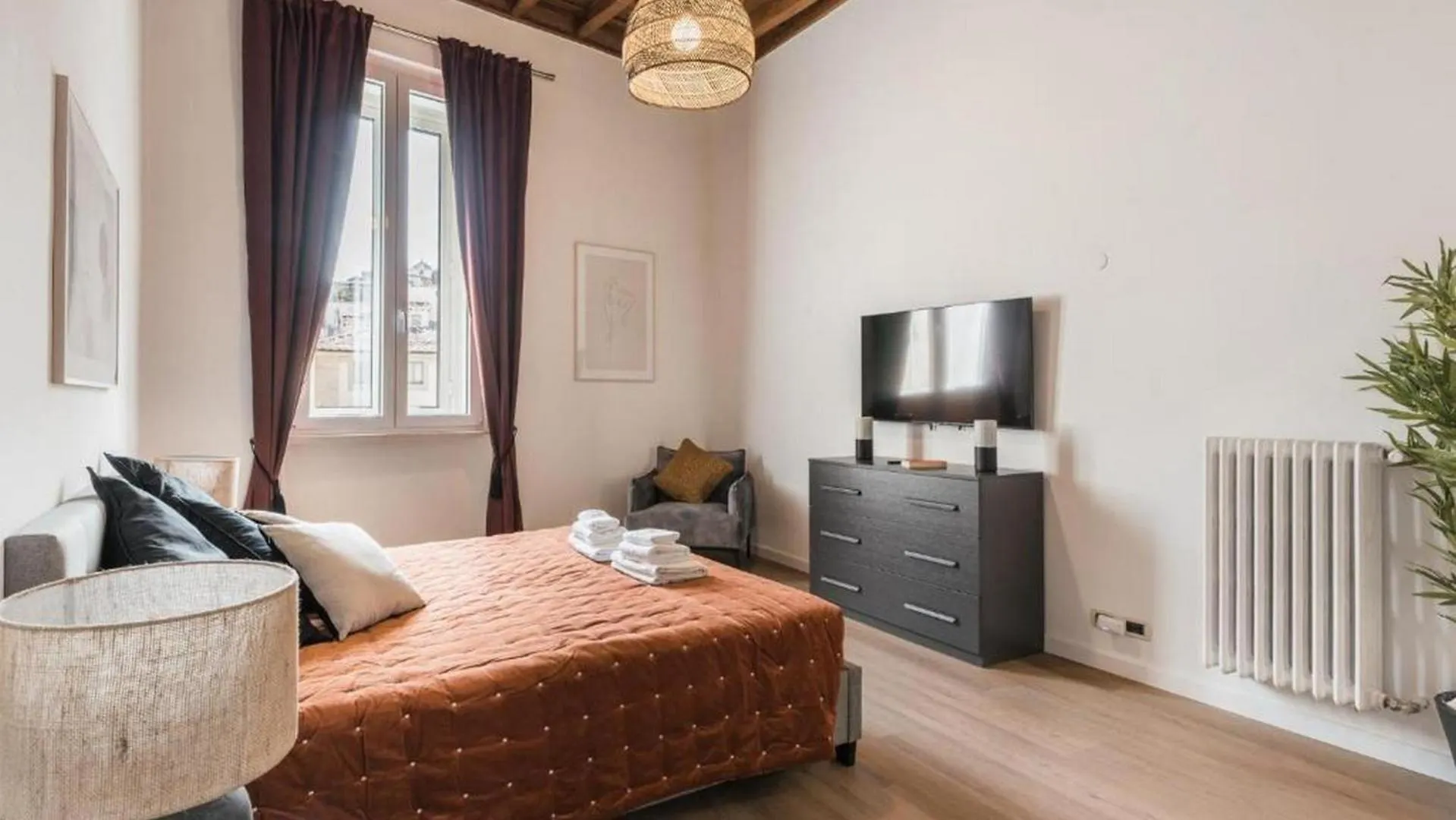 6Bdr Stylish Apartment In The Lovely Rome- If You Want To Book, Please Contact On Wh-Ats-App - 0034-635-518-216 !!!!