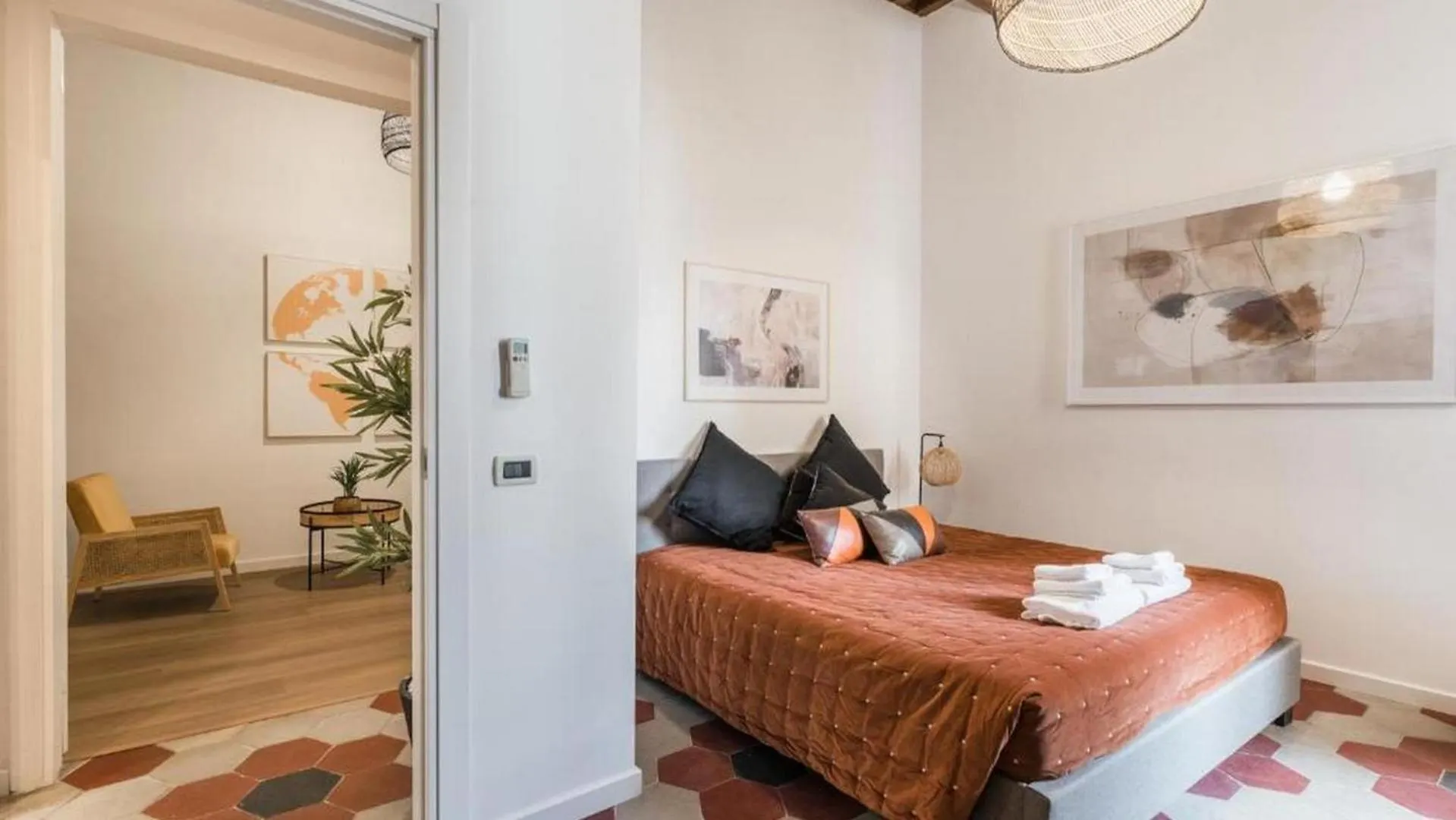 6Bdr Stylish Apartment In The Lovely Rome- If You Want To Book, Please Contact On Wh-Ats-App - 0034-635-518-216 !!!! Italy