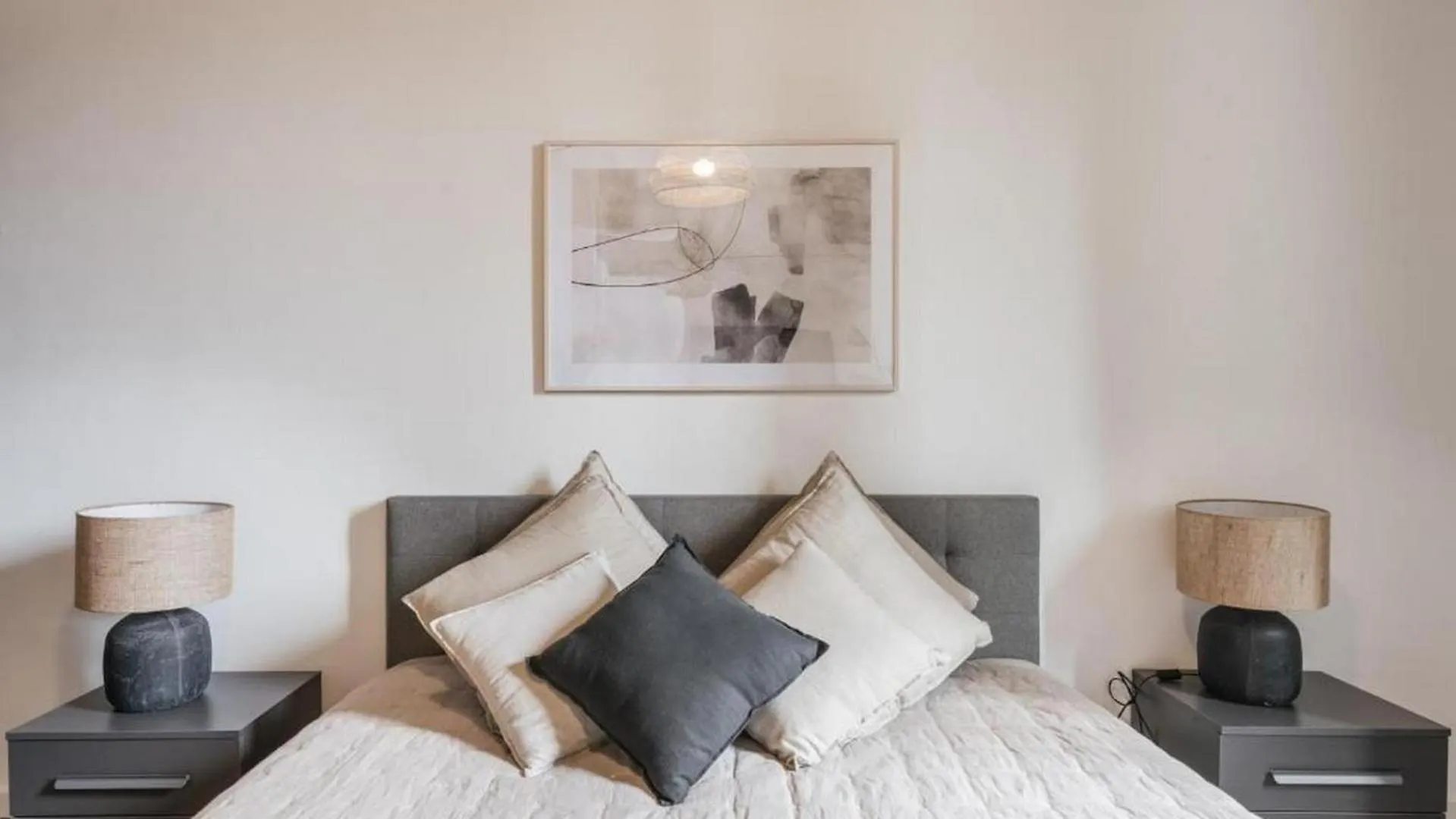6Bdr Stylish Apartment In The Lovely Rome- If You Want To Book, Please Contact On Wh-Ats-App - 0034-635-518-216 !!!! Italy