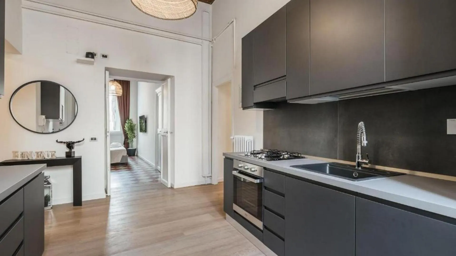 6Bdr Stylish Apartment In The Lovely Rome- If You Want To Book, Please Contact On Wh-Ats-App - 0034-635-518-216 !!!! Italy