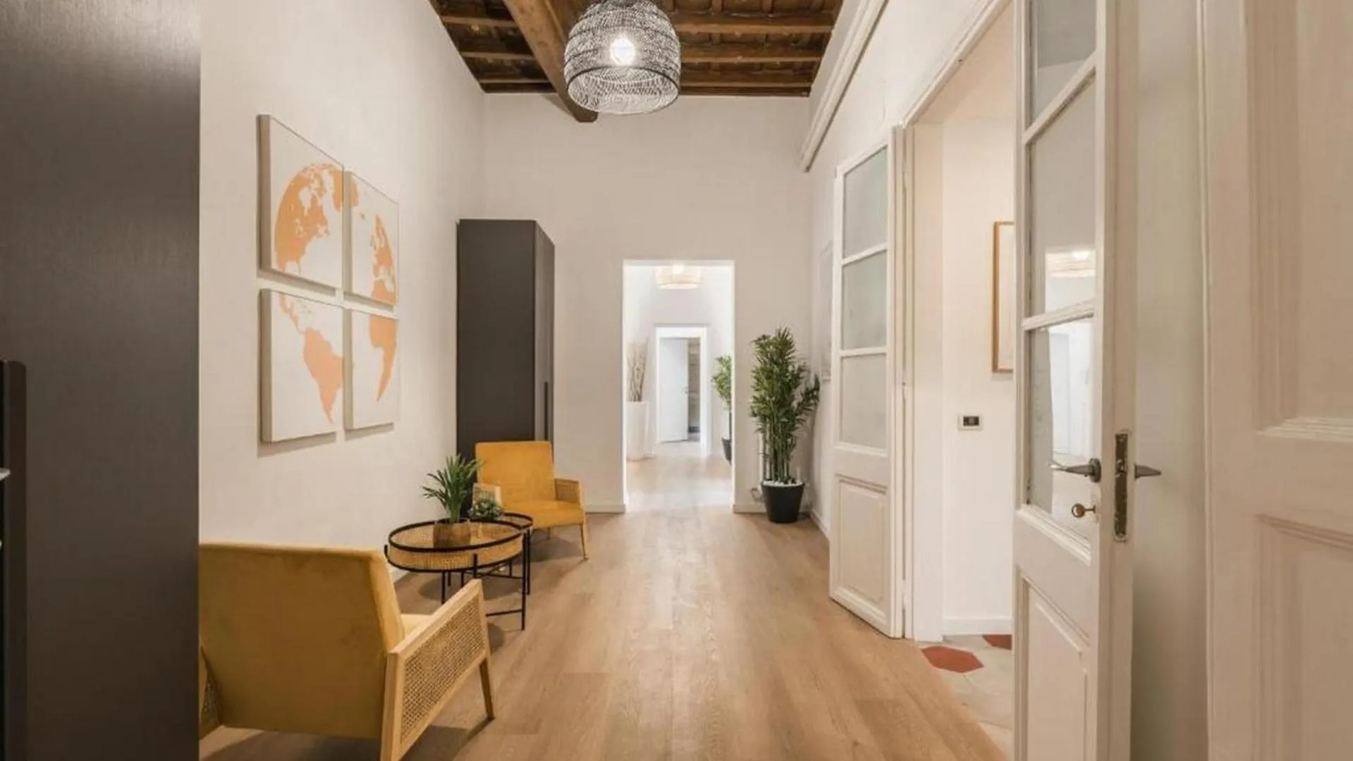 6Bdr Stylish Apartment In The Lovely Rome- If You Want To Book, Please Contact On Wh-Ats-App - 0034-635-518-216 !!!!