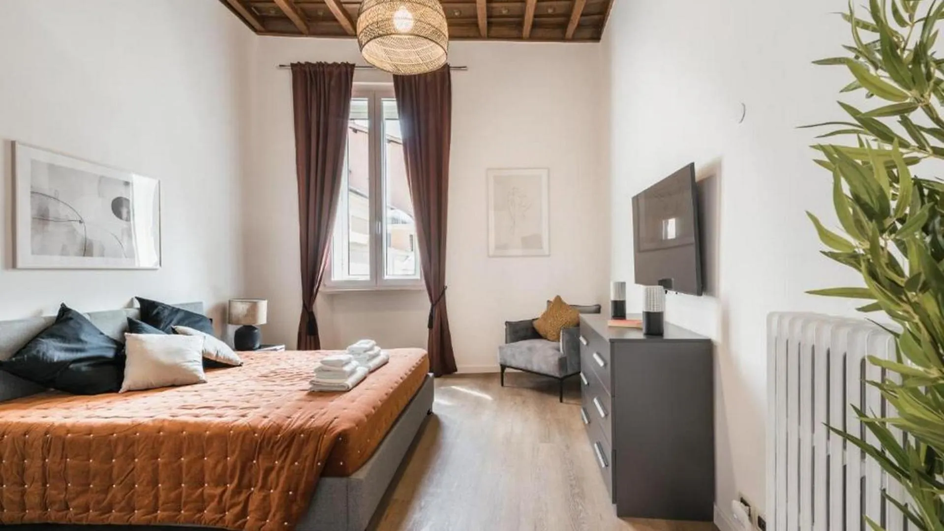 6Bdr Stylish Apartment In The Lovely Rome- If You Want To Book, Please Contact On Wh-Ats-App - 0034-635-518-216 !!!! Italy