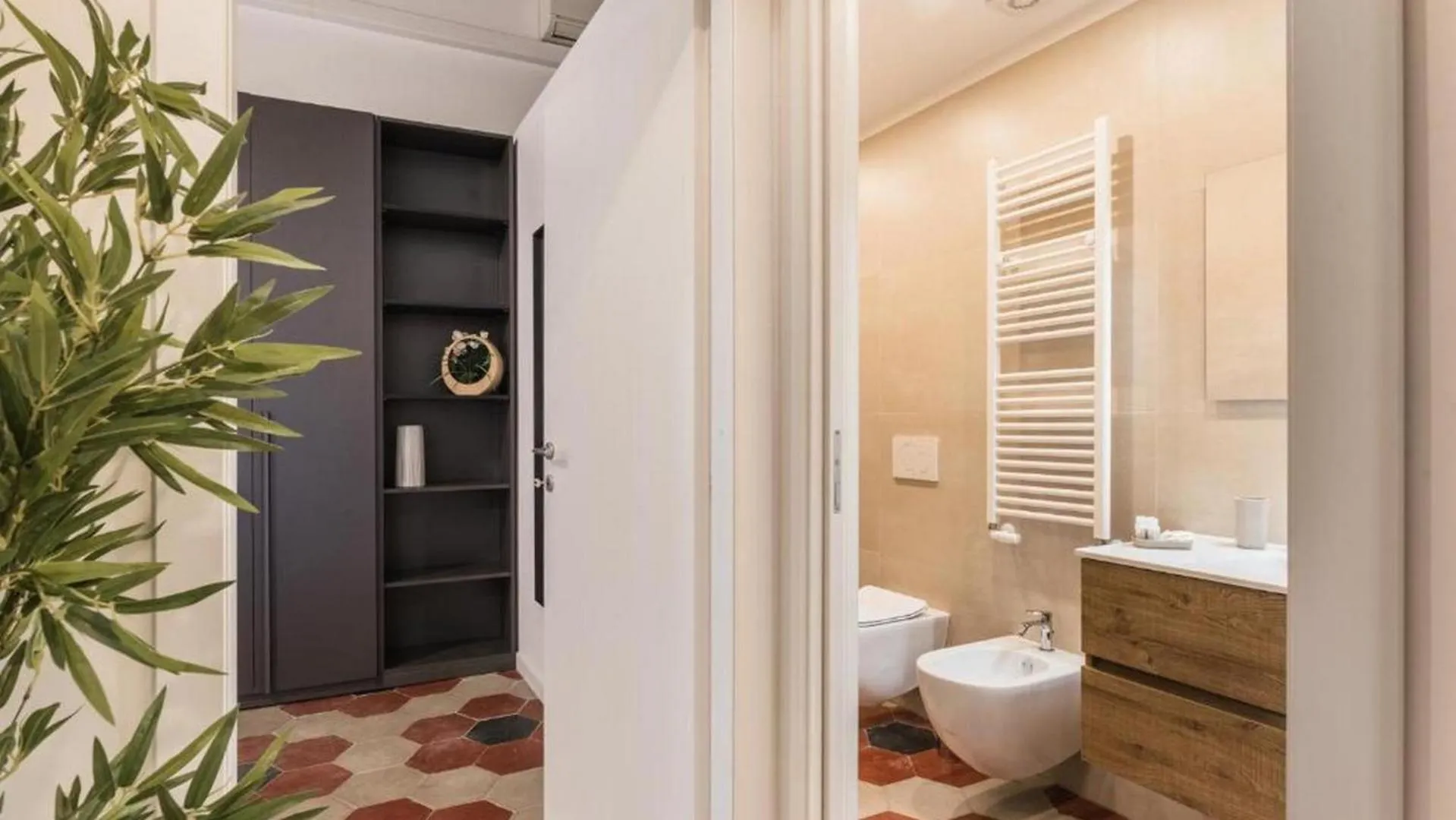 6Bdr Stylish Apartment In The Lovely Rome- If You Want To Book, Please Contact On Wh-Ats-App - 0034-635-518-216 !!!!  Rome
