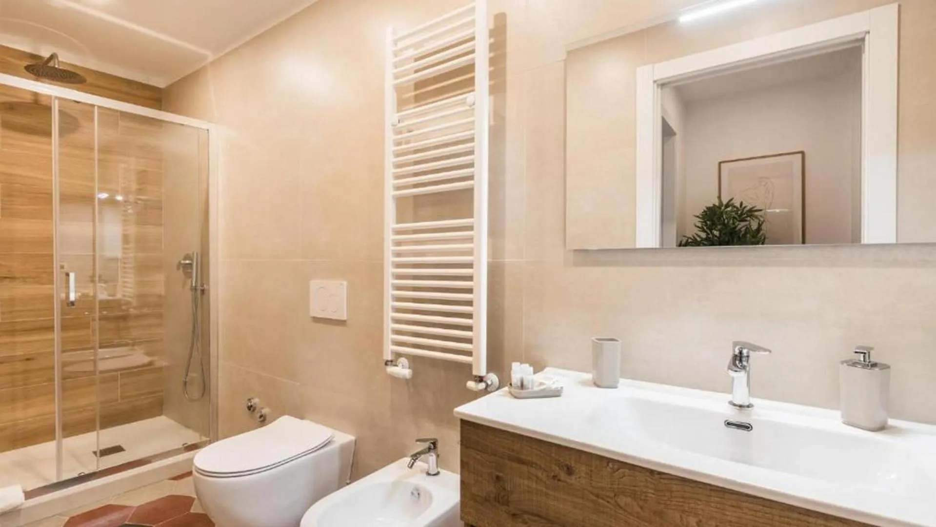 6Bdr Stylish Apartment In The Lovely Rome- If You Want To Book, Please Contact On Wh-Ats-App - 0034-635-518-216 !!!! Italy