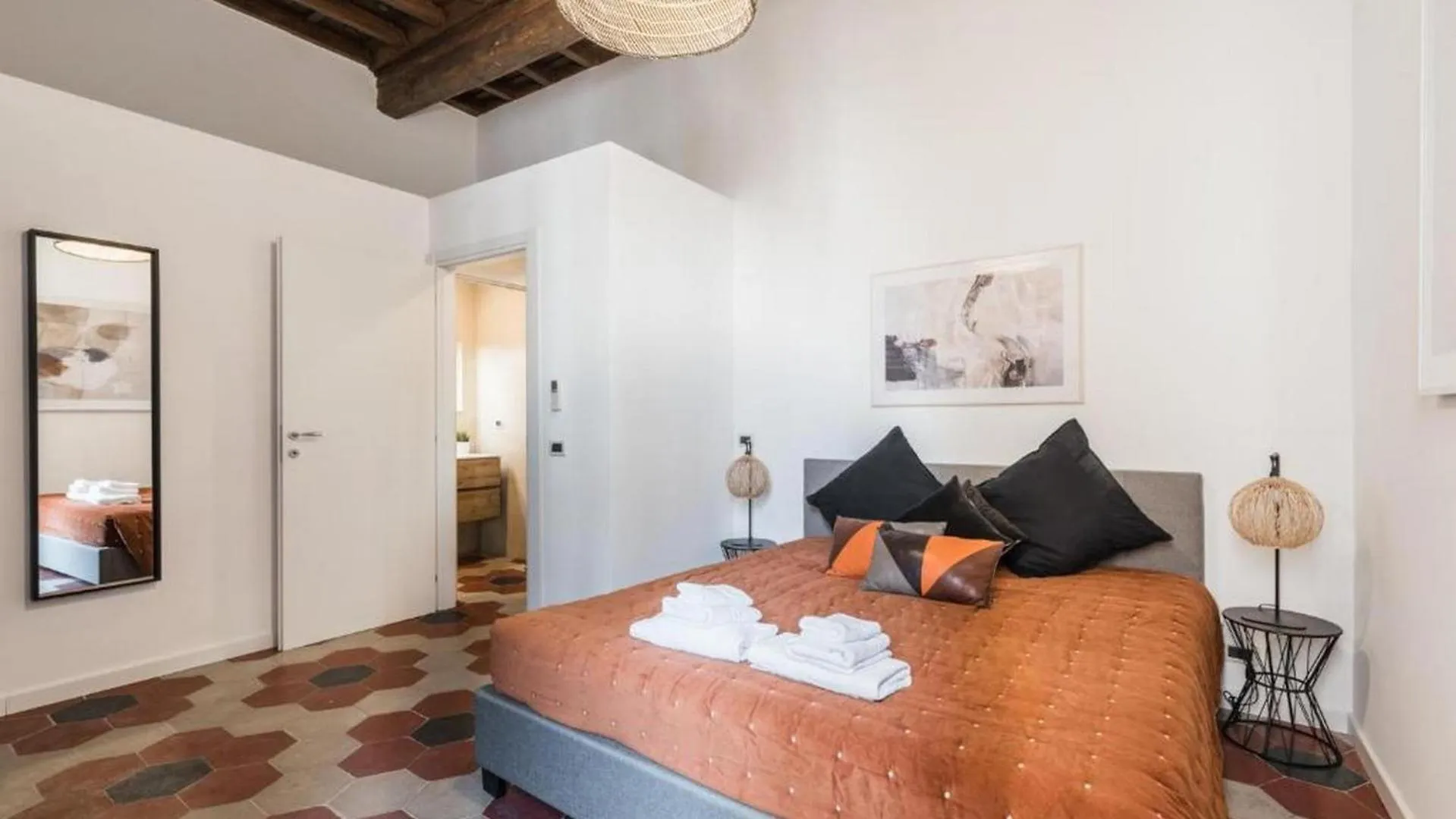 6Bdr Stylish Apartment In The Lovely Rome- If You Want To Book, Please Contact On Wh-Ats-App - 0034-635-518-216 !!!! Rome